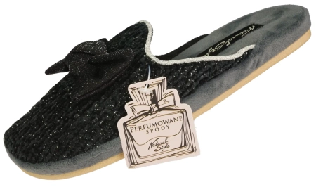 Damskie pantofle firmy Meteor DV264 w kolorze czarnym