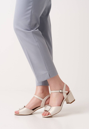 Eleganckie sandały damskie Sergio Leone DSK806PE perłowe