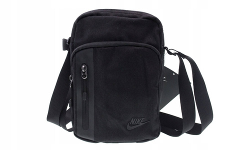 Saszetka Nike Core Small Items 3.0 BA5268-010