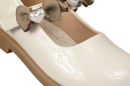 Półbuty dziewczęce lakierki baleriny dziecięce Apawwa AN615BE beżowe