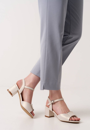 Eleganckie sandały damskie Sergio Leone DSK806PE perłowe